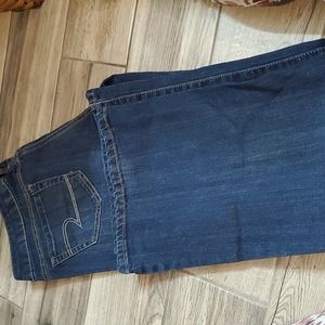 Ae favorite boyfriend lower mid jeans